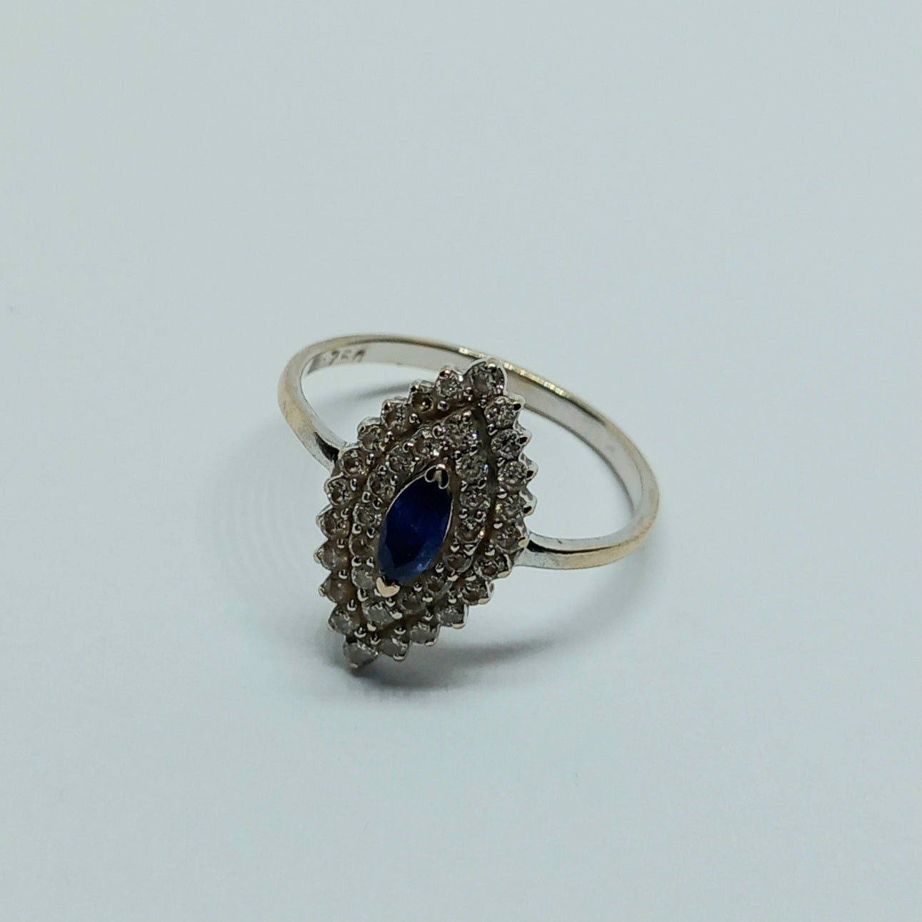 Zlatý prsten 18K 750/1000 - zlato bílé - použité - vel. 51