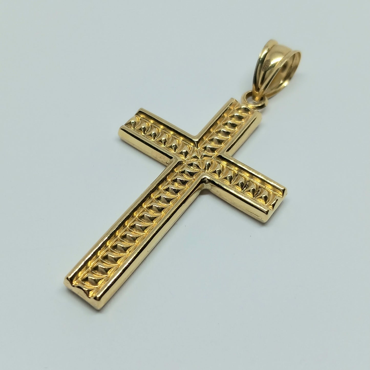 Zlatý přívěšek 14k 585/1000 Kříž - zlato žluté - nové