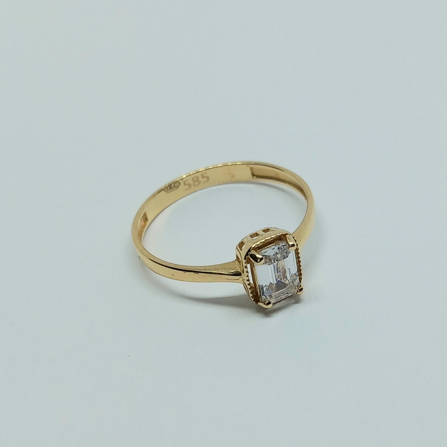 Zlatý prsten 14k 585/1000 - zlato žluté - nové - vel. 55,5