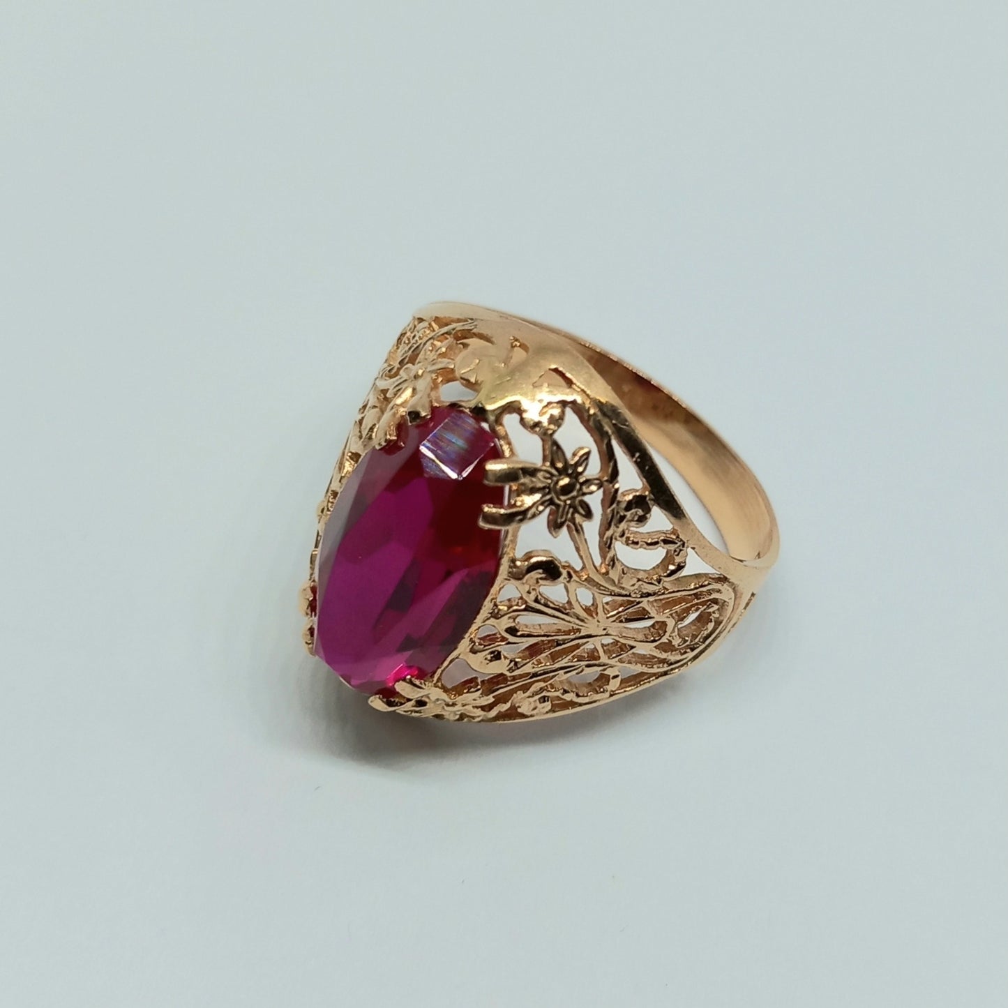Zlatý prsten 14k 585/1000 - zlato růžové - použité - vel. 57