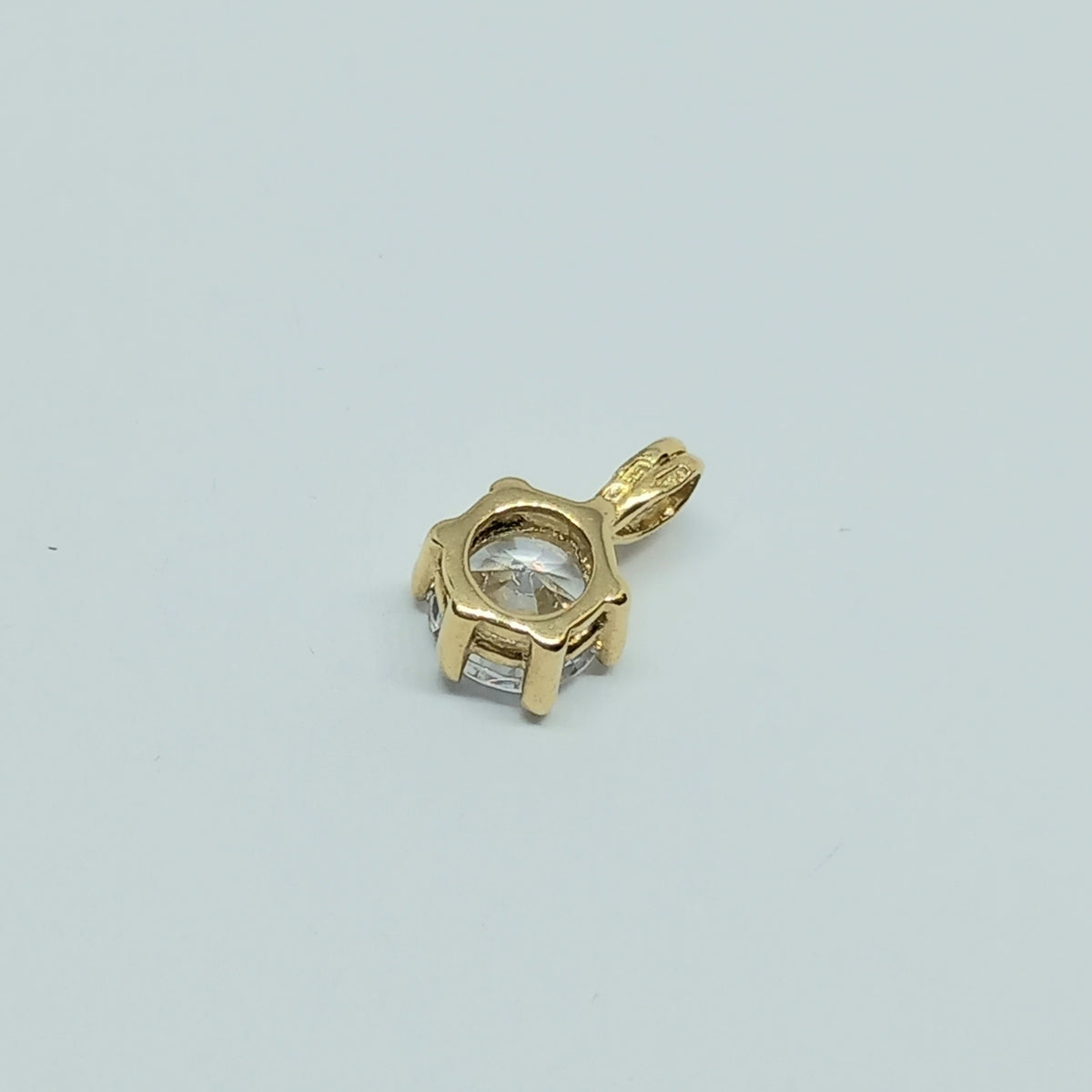 Přívěšek ze žlutého zlata 14k . 0,74g . stav A1