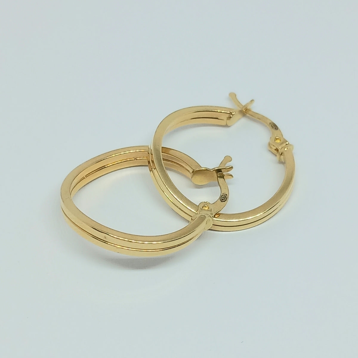 Náušnice ze žlutého zlata 14k . Kruhy . 2,44g . stav A1