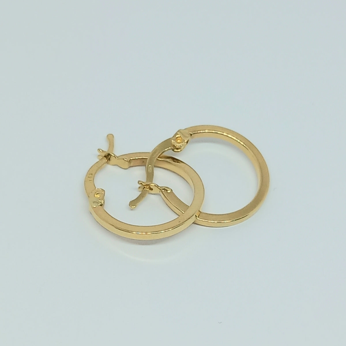 Náušnice ze žlutého zlata 14k . Kruhy . 1,13g . stav A1