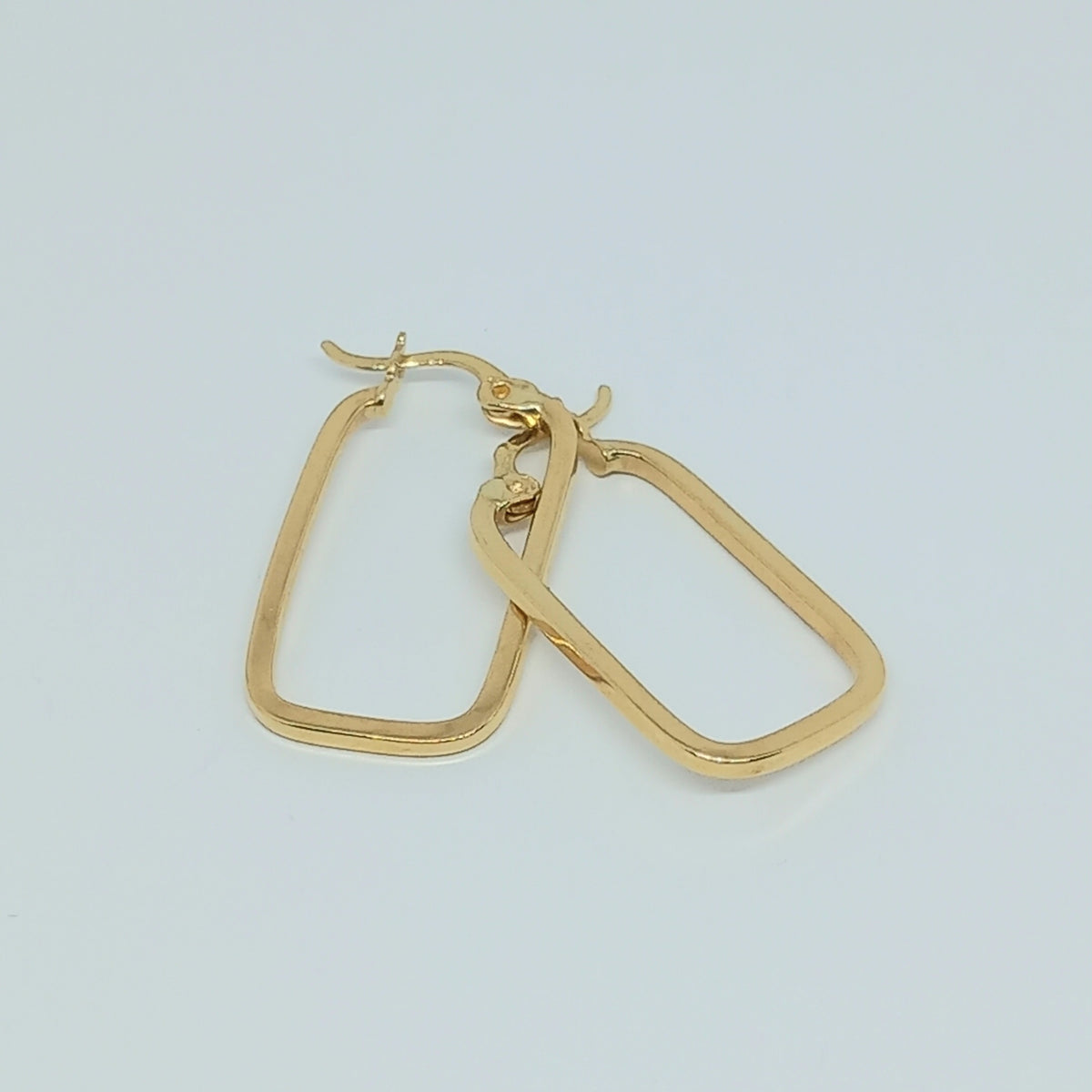 Náušnice ze žlutého zlata 14k . Visací . 1,28g . stav A1