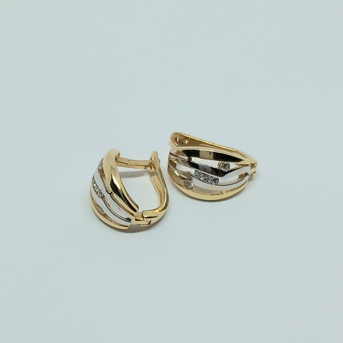 Náušnice ze žlutého a bílého zlata 14k . Visací . 2,93g . stav A1