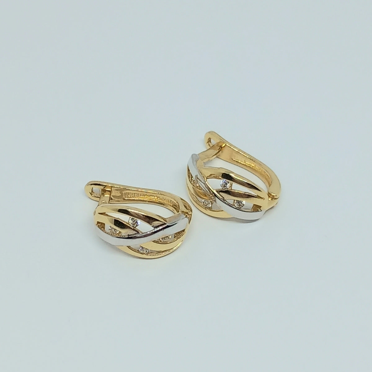 Náušnice ze žlutého a bílého zlata 14k . Visací . 2,28g . stav A1