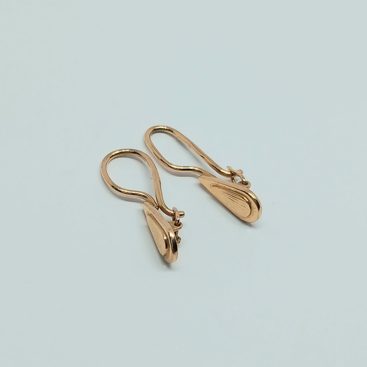 Náušnice z růžového zlata 14k . Visací . 1,95g . stav C