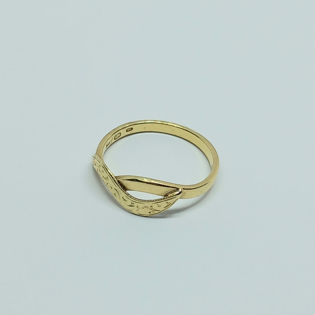Dámský prsten ze žlutého zlata 14k . 1,73g . vel. 51 . stav B