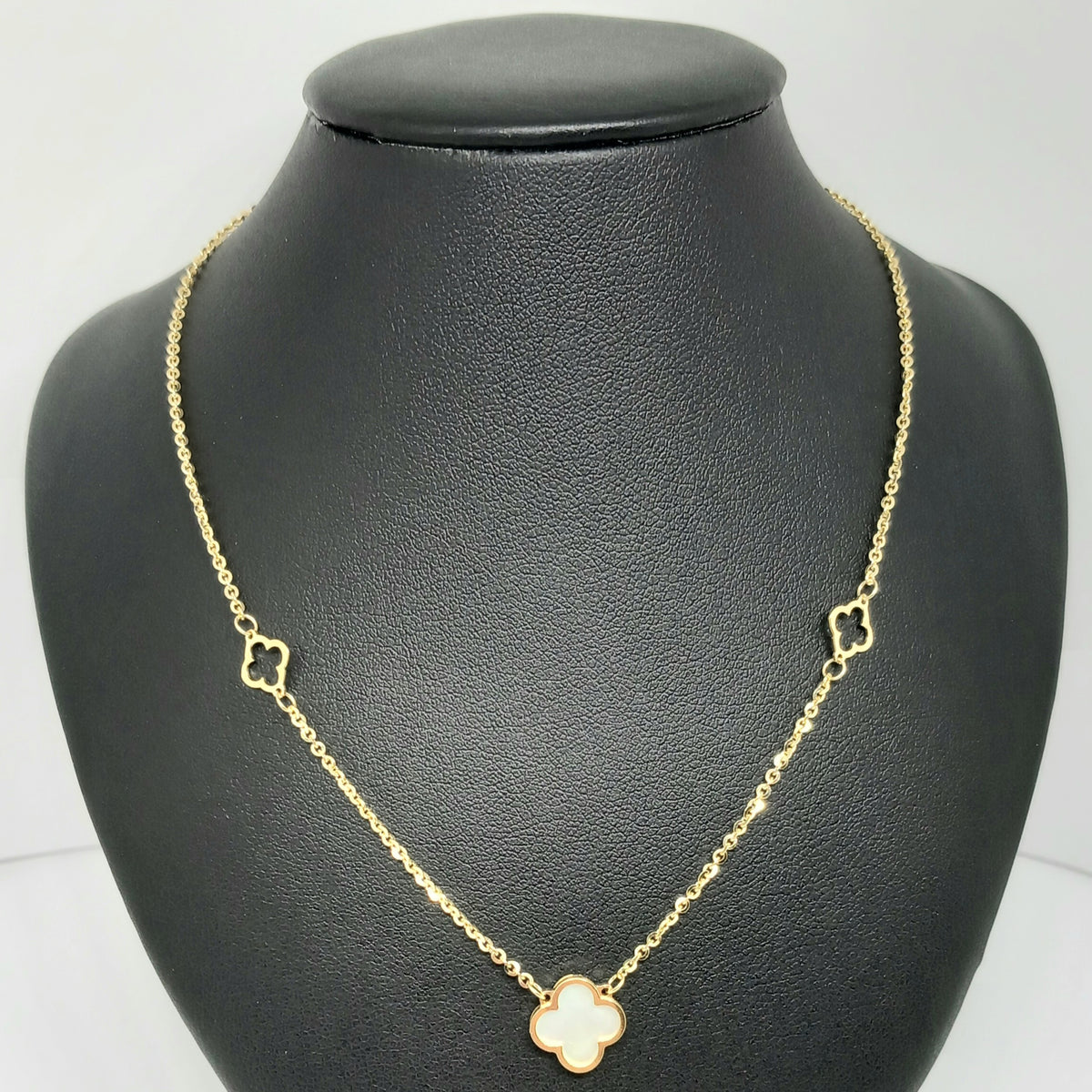 Dámský řetěz ze žlutého zlata 14k . 2,82g . 44cm . stav B