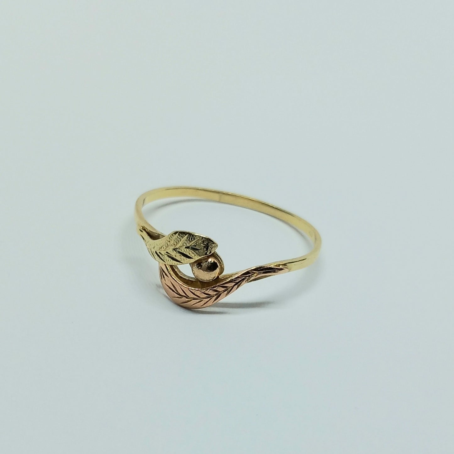 Zlatý prsten 14k 585/1000 - zlato žluté a růžové - použité - vel. 64
