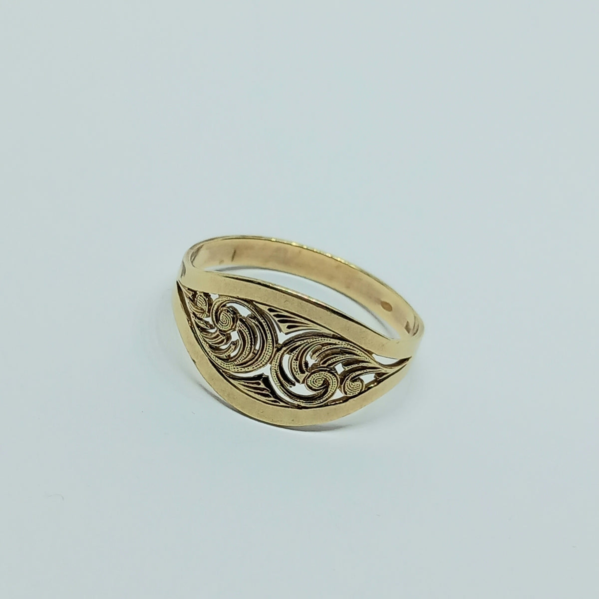 Dámský prsten ze žlutého zlata 14k . 2,35g . vel. 60 . stav B