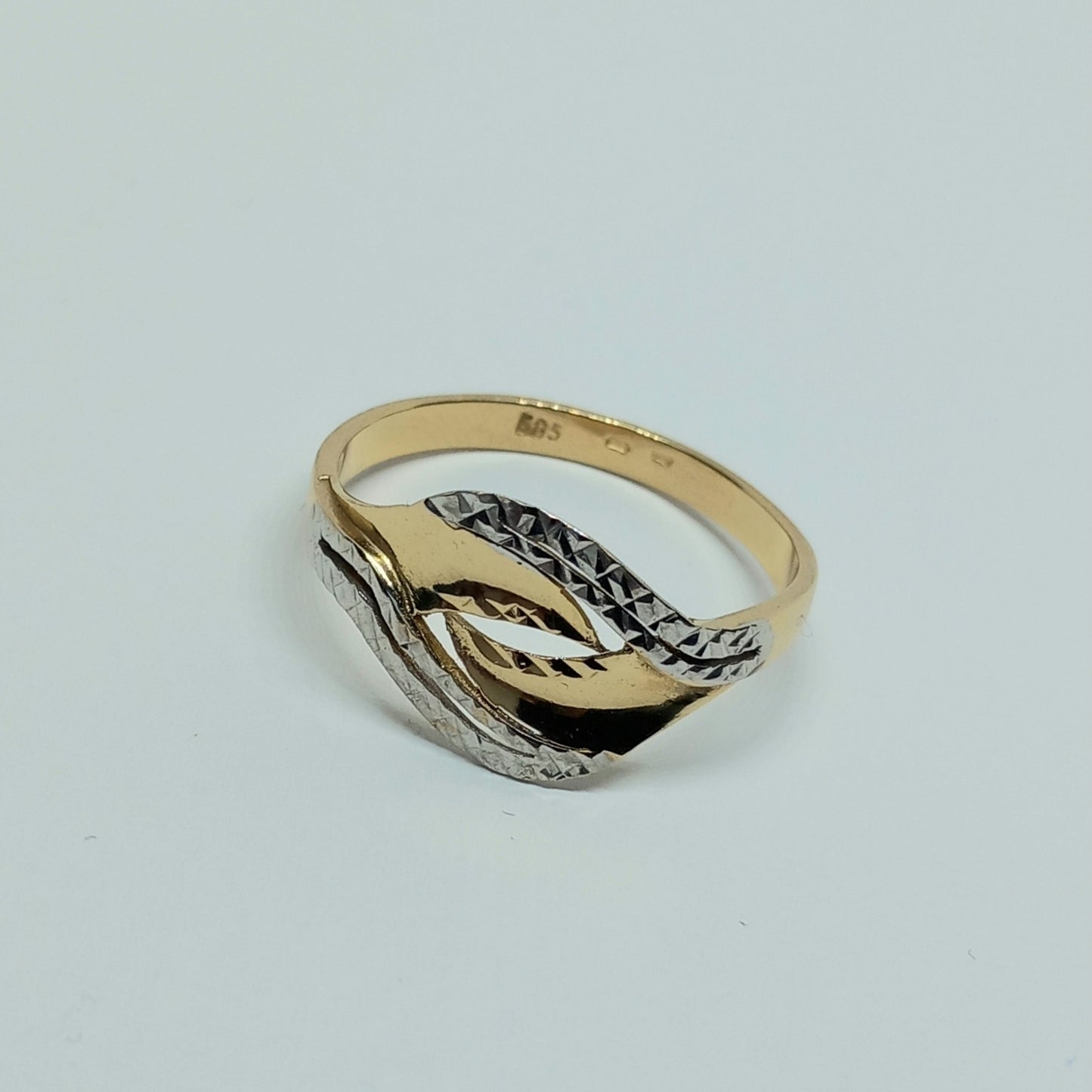Zlatý prsten 14k 585/1000 - zlato žluté a bílé - jako nové - vel. 67