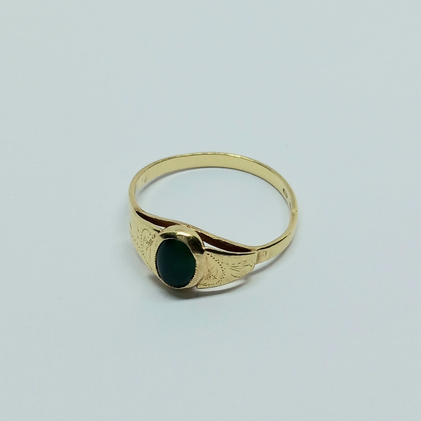 Zlatý prsten 14k 585/1000 - zlato žluté - použité - vel. 55