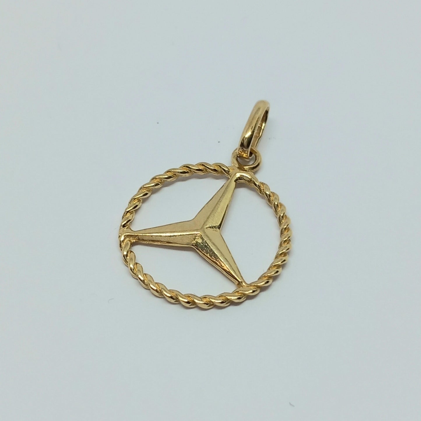 Zlatý přívěšek Mercedes