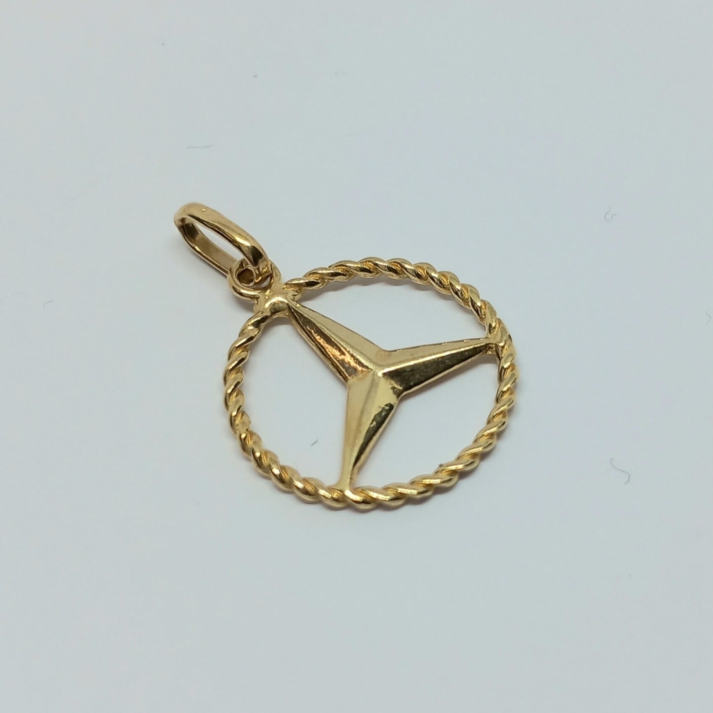 Zlatý přívěšek Mercedes