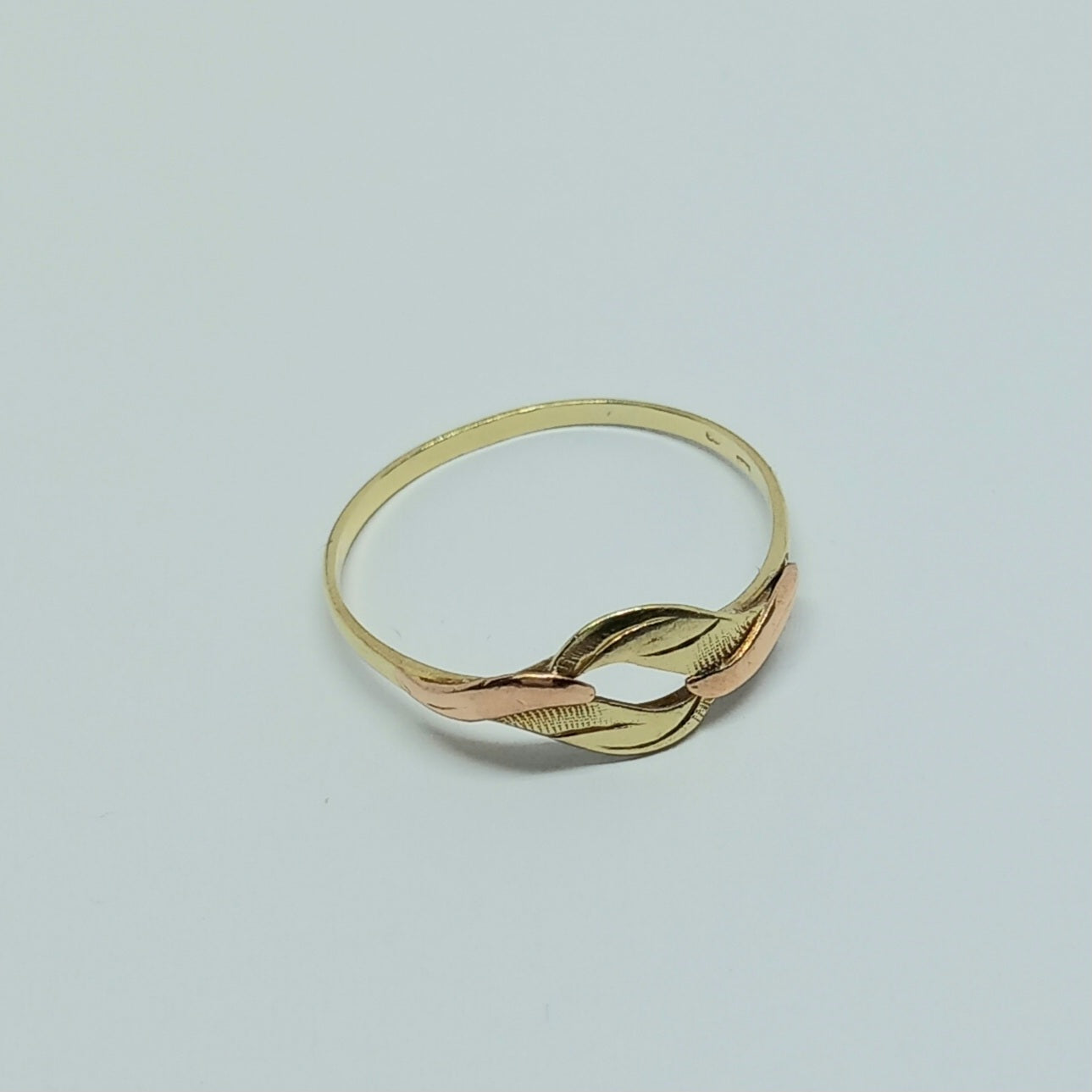 Zlatý prsten 14k 585/1000 - zlato žluté a červené - použité - vel. 60