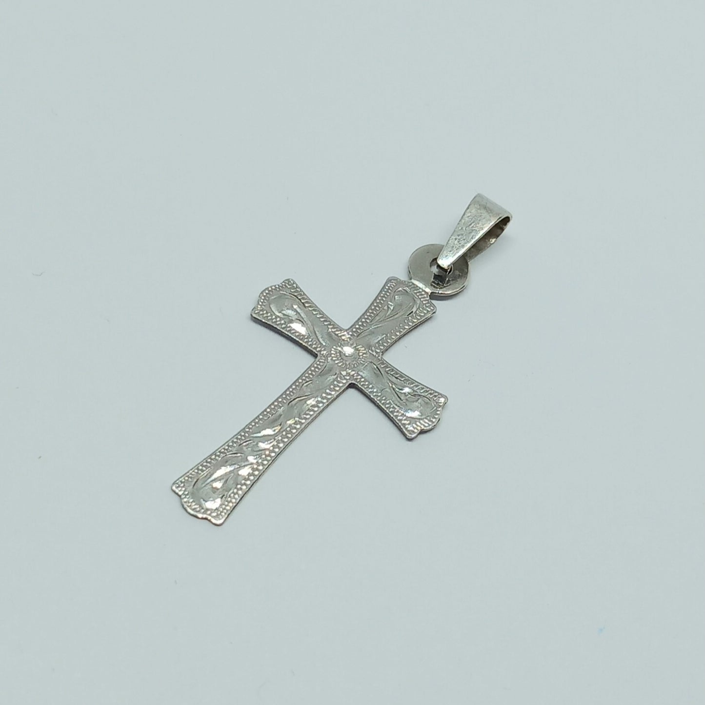 Zlatý přívěšek 14k 585/1000 Kříž - zlato bílé - použité