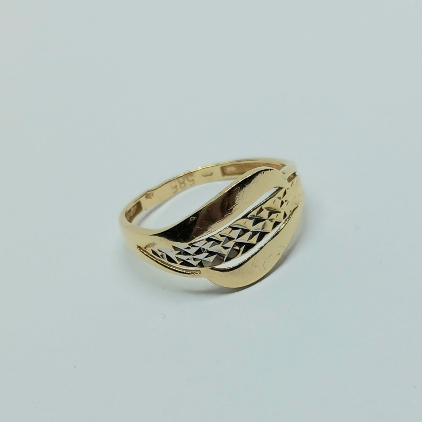 Zlatý prsten 14k 585/1000 - zlato žluté a bílé - použité - vel. 56