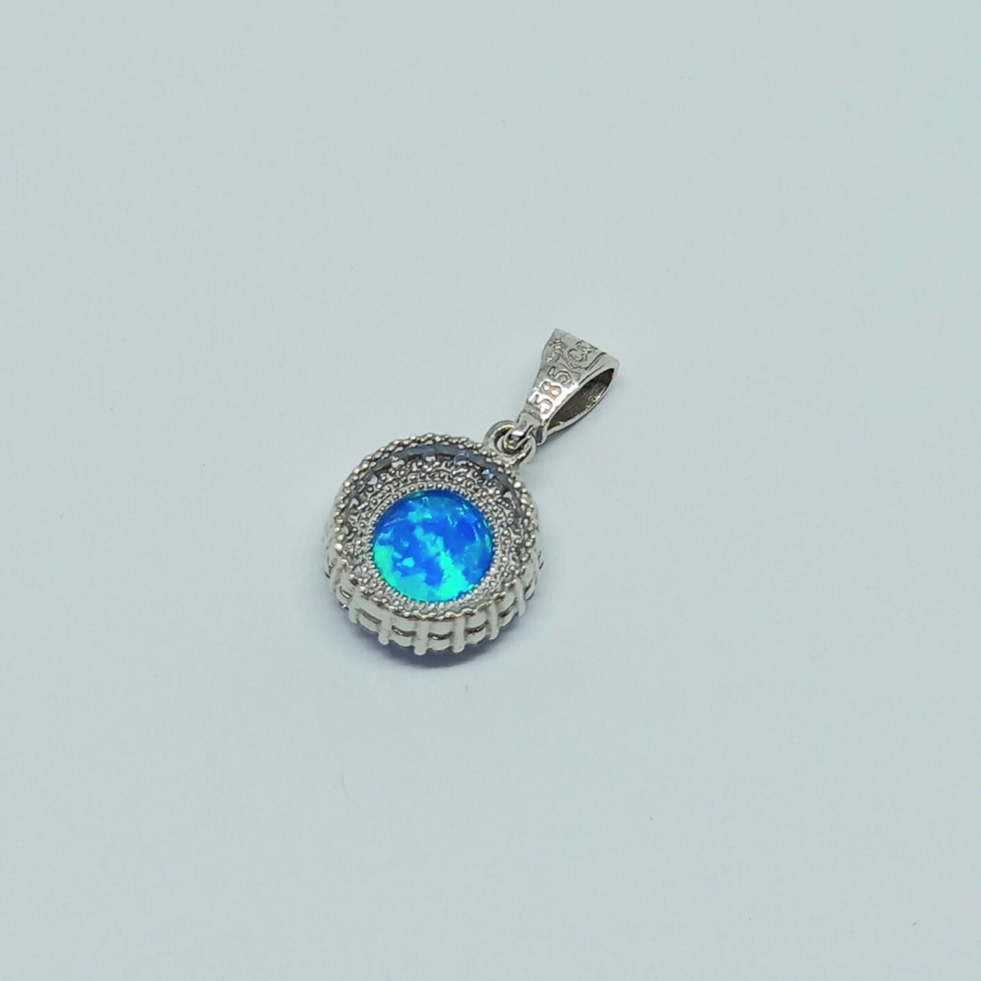 Zlatý přívěšek 14k 585/1000 - zlato bílé - jako nové