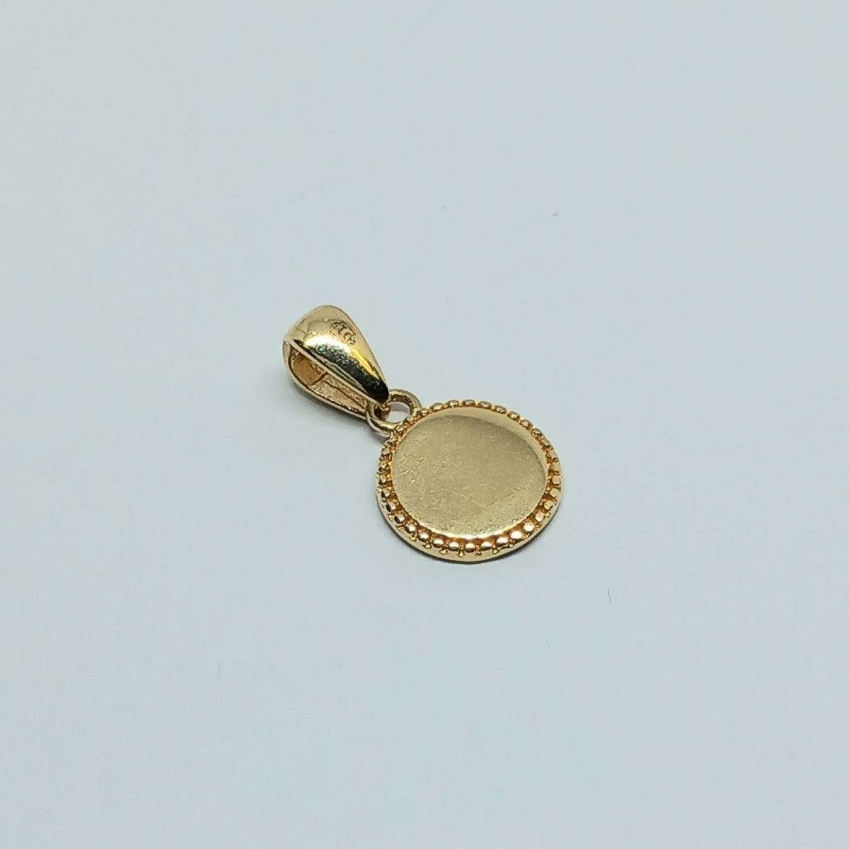 Přívěšek ze žlutého zlata 14k . 0,48g . stav A1