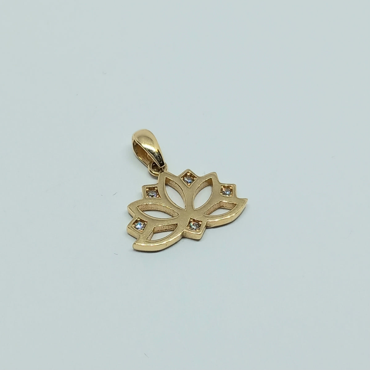 Přívěšek ze žlutého zlata 14k . Lotos . 1,48g . stav A1
