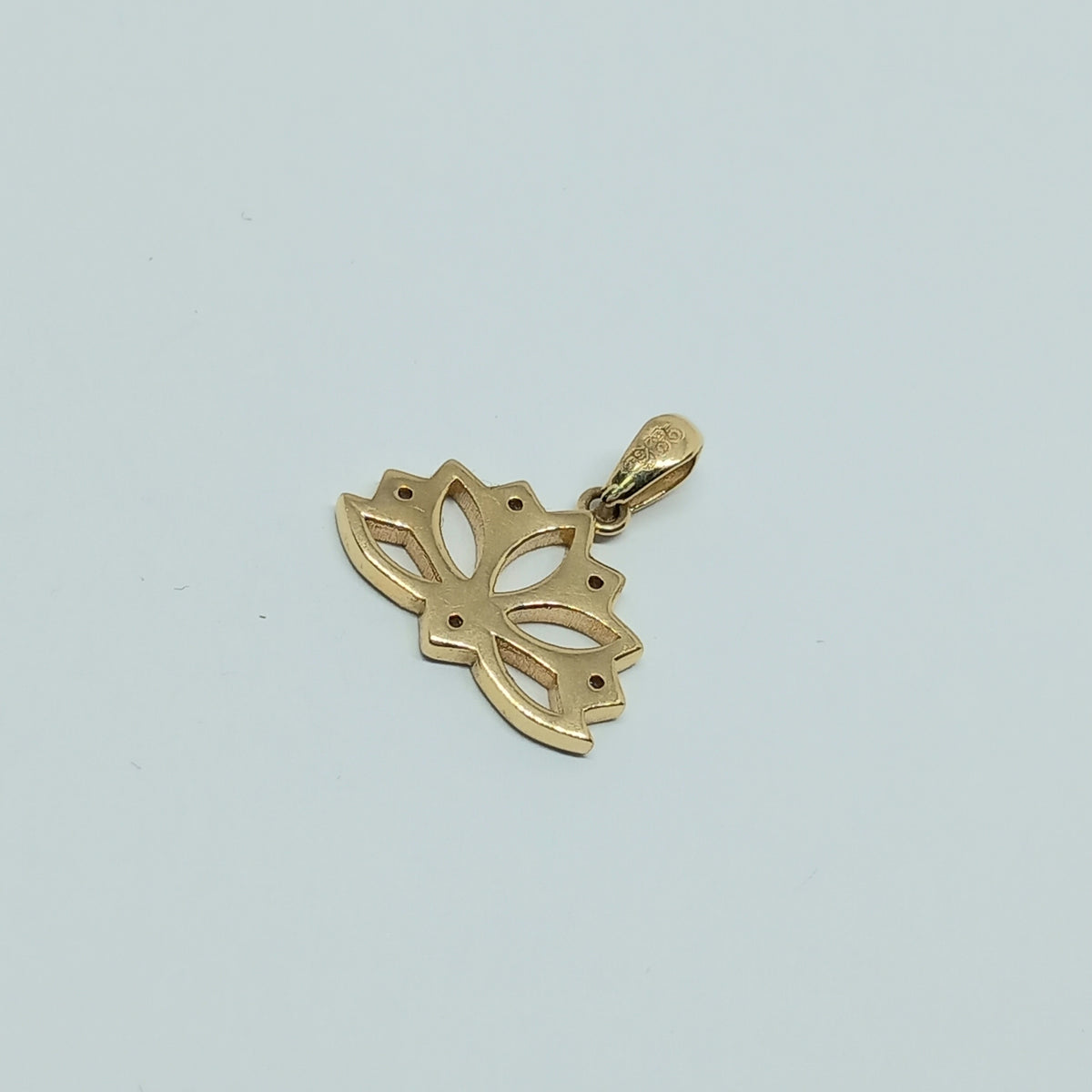 Přívěšek ze žlutého zlata 14k . Lotos . 1,48g . stav A1