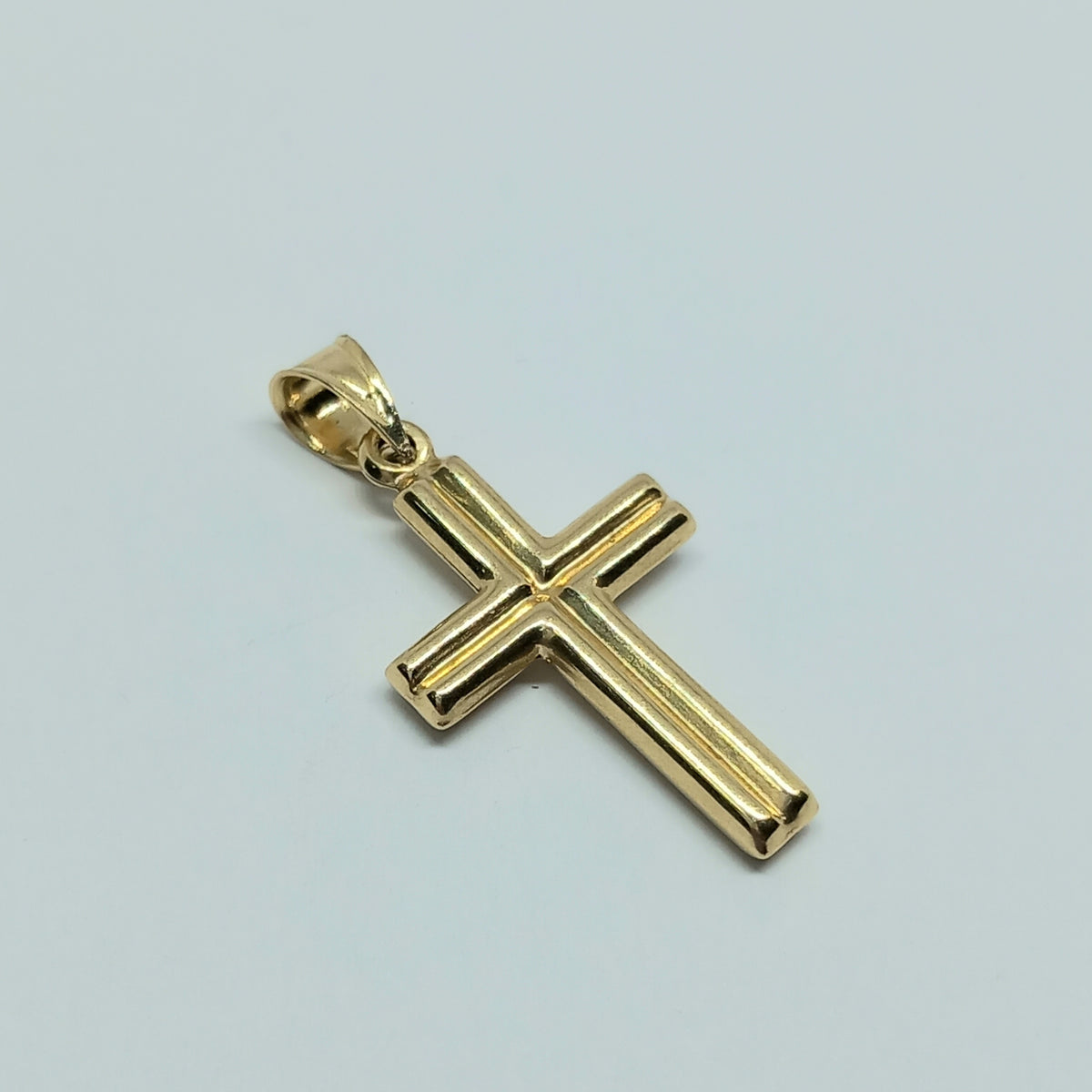 Přívěšek ze žlutého zlata 14k . Kříž . 0,88g . stav A1
