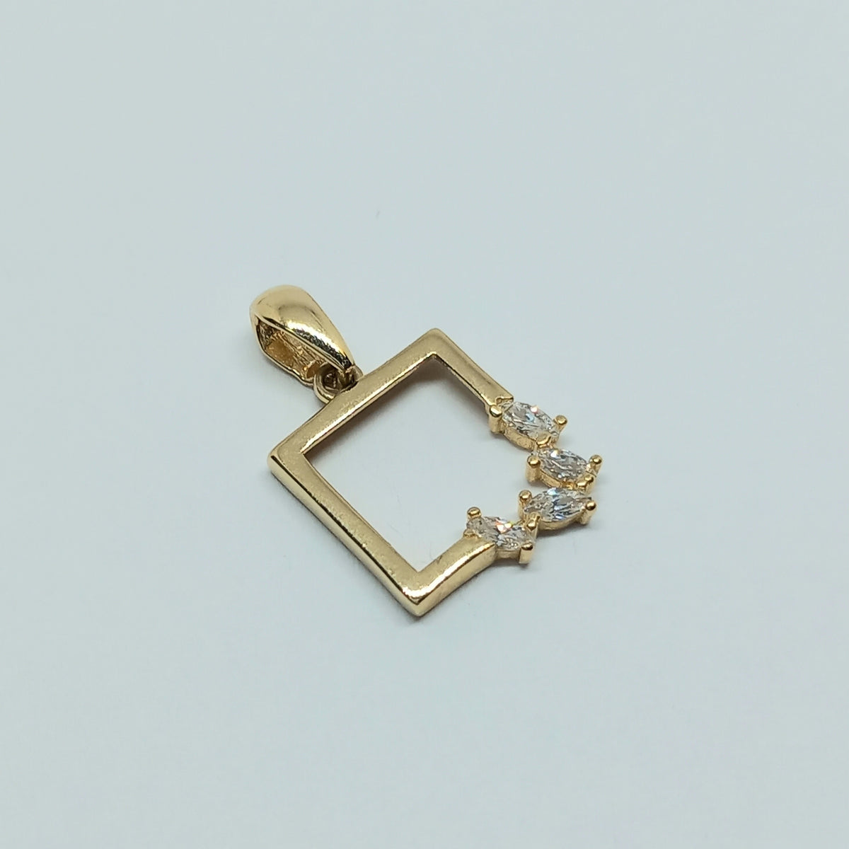 Přívěšek ze žlutého zlata 14k . 0,79g . stav A1