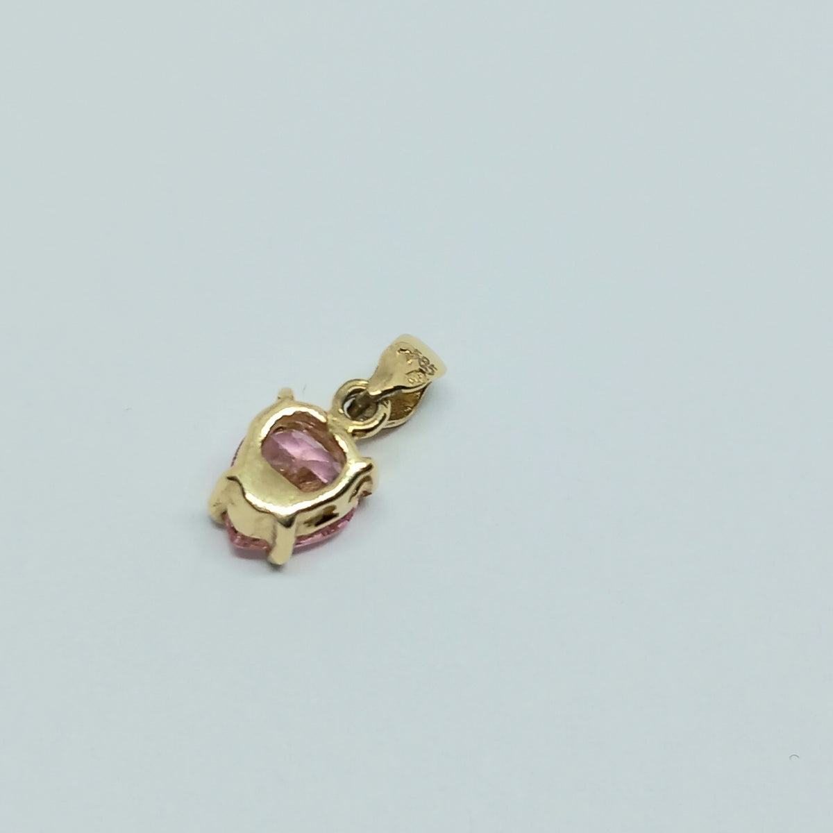 Přívěšek ze žlutého zlata 14k . Srdce . 0,90g . stav A1