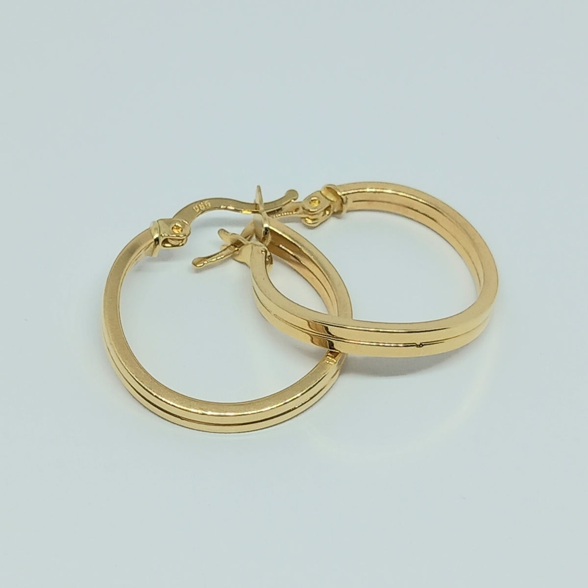 Náušnice ze žlutého zlata 14k . Kruhy . 2,44g . stav A1