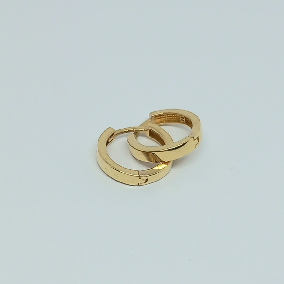 Náušnice ze žlutého zlata 14k . Kruhy . 2,57g . stav A1