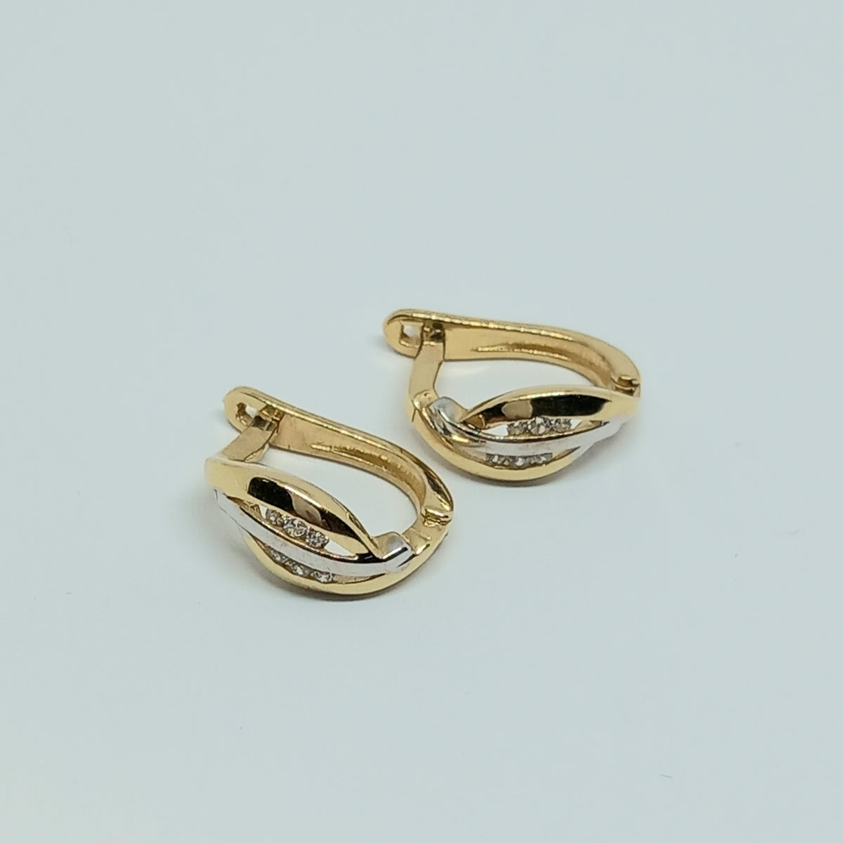 Náušnice ze žlutého a bílé zlata 14k . Visací . 2,34g . stav A1