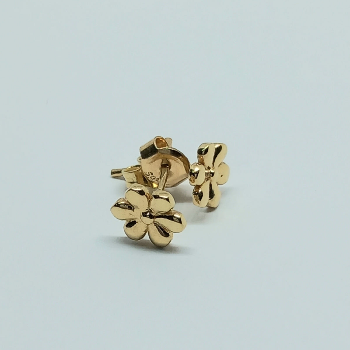 Náušnice ze žlutého zlata 14k . Pecky . Květ . 0,99g . stav A1