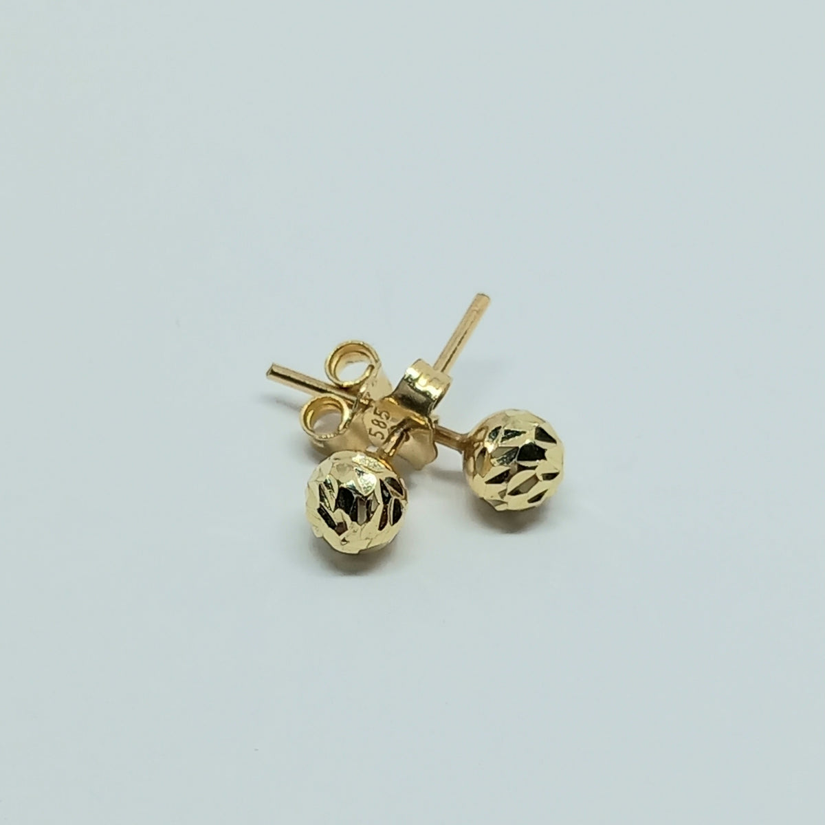 Náušnice ze žlutého zlata 14k . Pecky . Kulička . 0,85g . stav A1