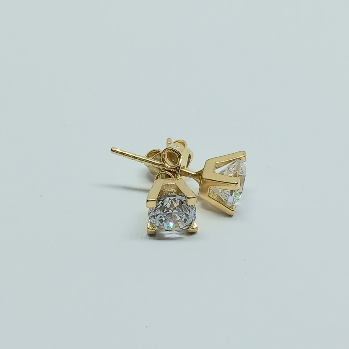 Náušnice ze žlutého zlata 14k . Pecky . 1,96g . stav A1