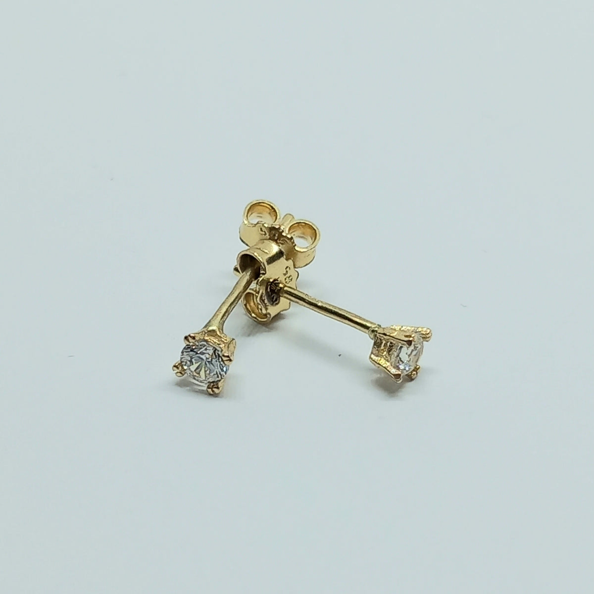 Náušnice ze žlutého zlata 14k . Pecky . 0,62g . stav A1