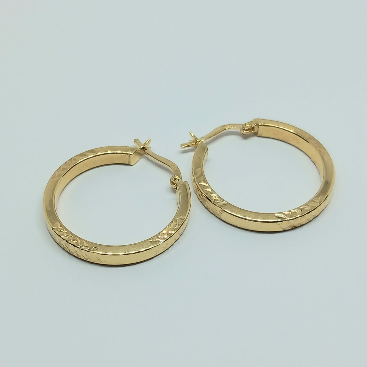Náušnice ze žlutého zlata 14k . Kruhy . 2,57g . stav B