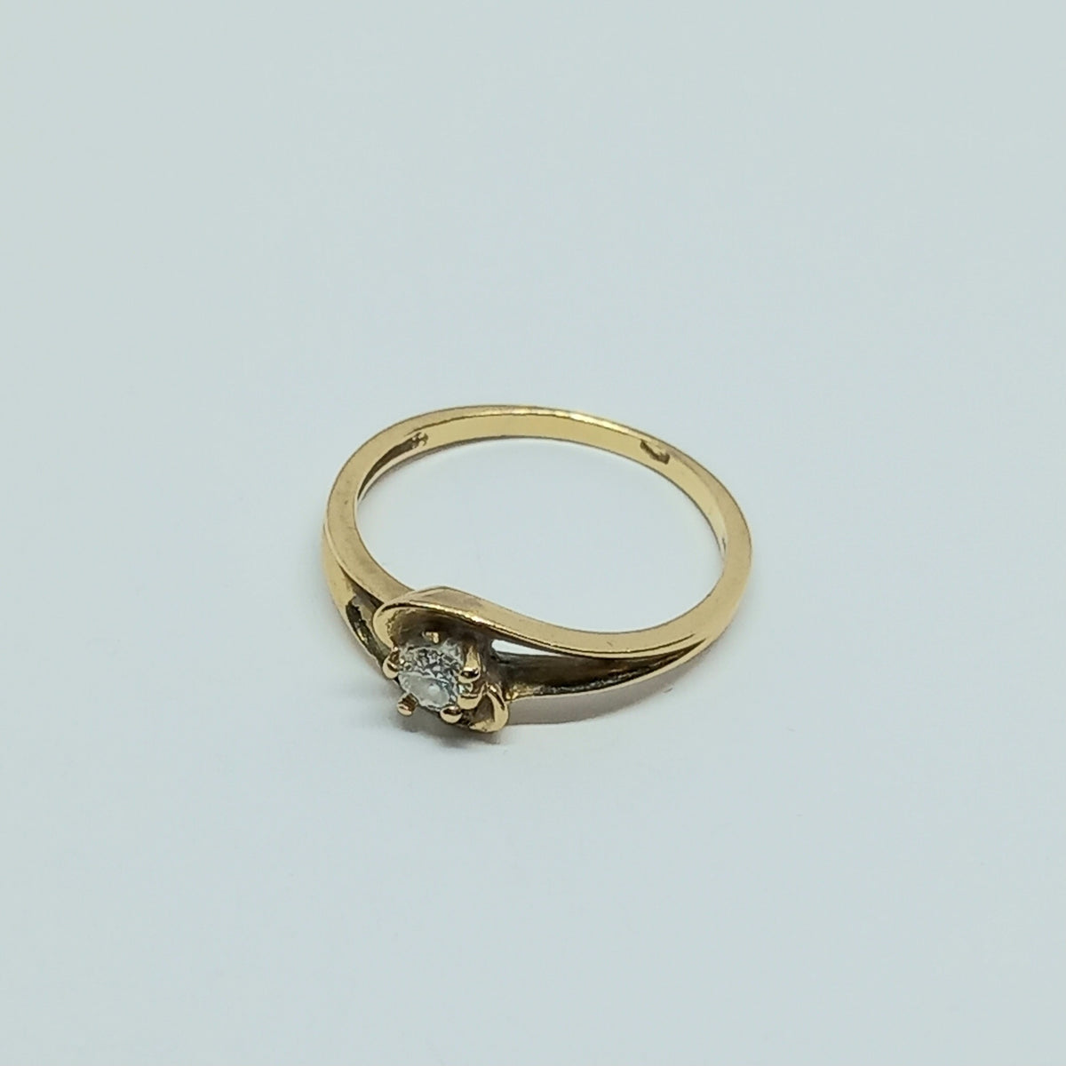 Dámský prsten ze žlutého zlata 14k . 1,63g . vel. 50 . stav B