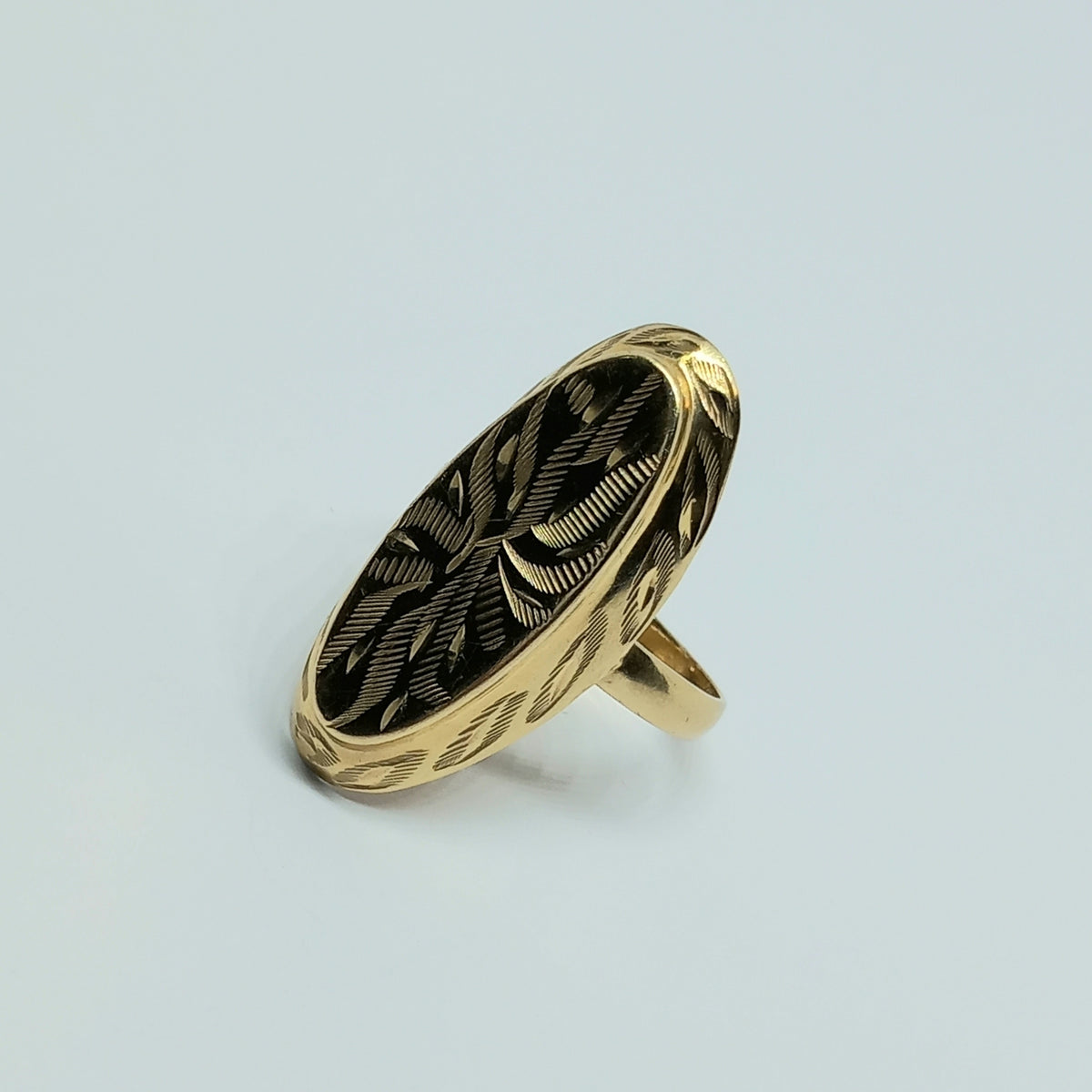 Dámský prsten ze žlutého zlata 14k . 2,53g . vel. 58 . stav B