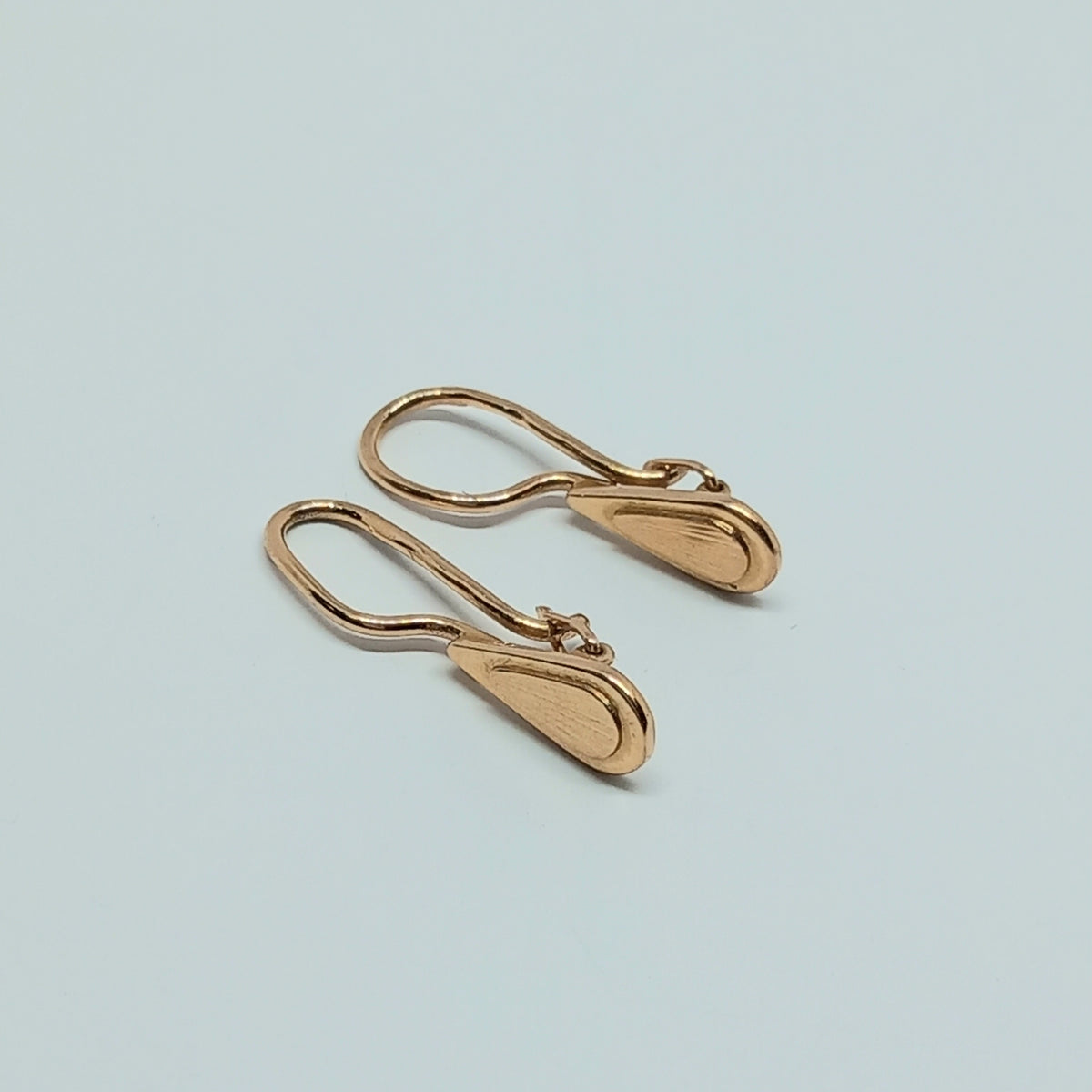 Náušnice z růžového zlata 14k . Visací . 1,95g . stav C