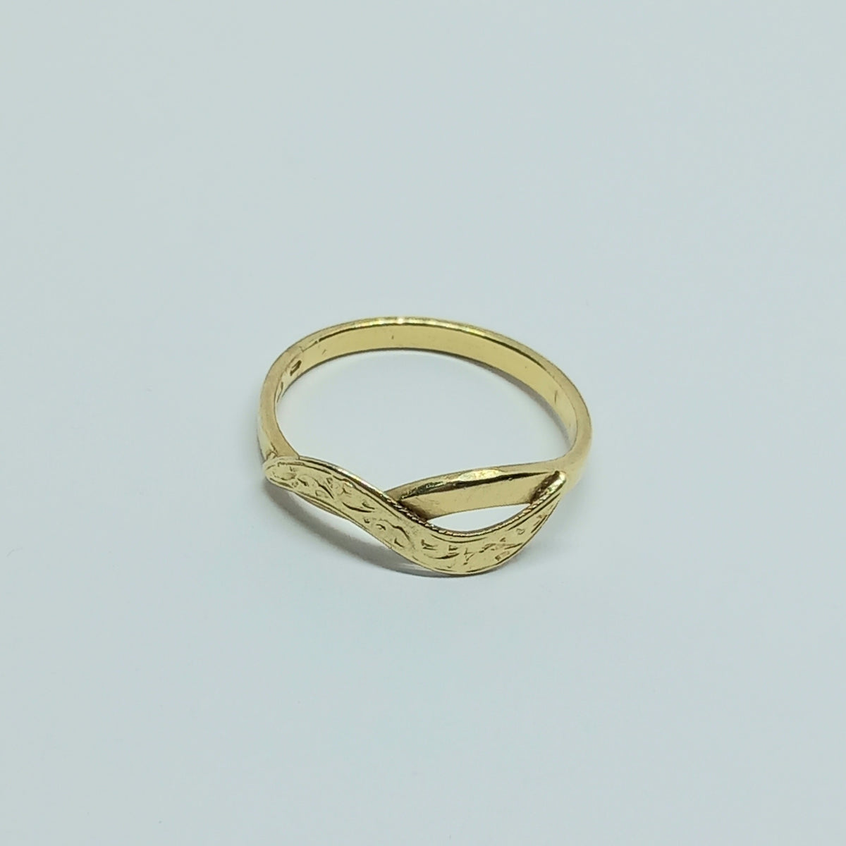 Dámský prsten ze žlutého zlata 14k . 1,73g . vel. 51 . stav B