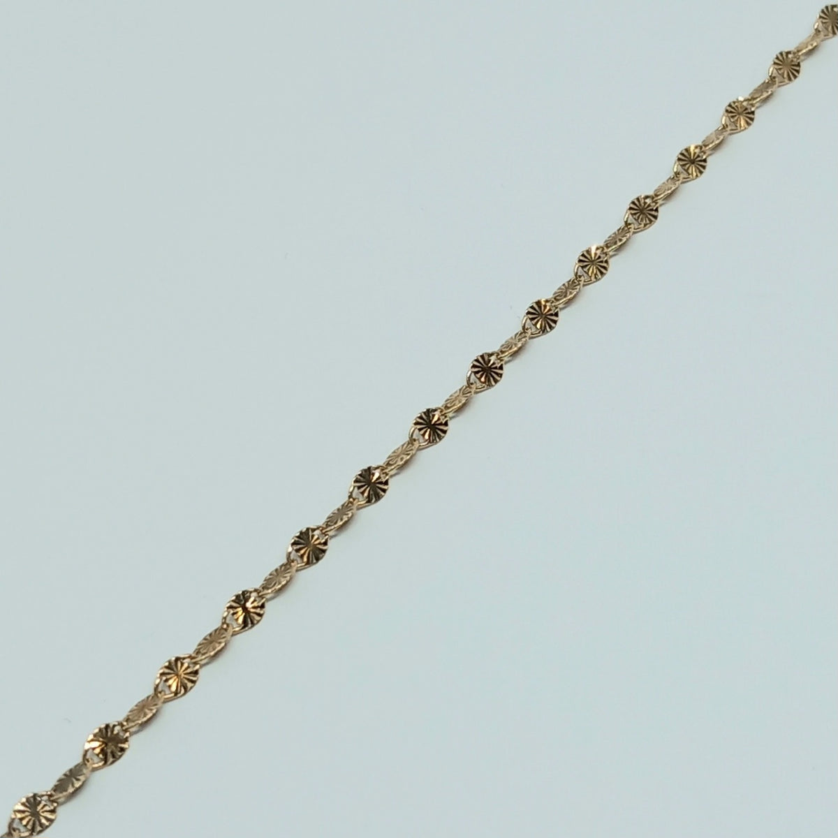 Dámský náramek ze žlutého zlata 14k . 0,70g . 18cm . stav B