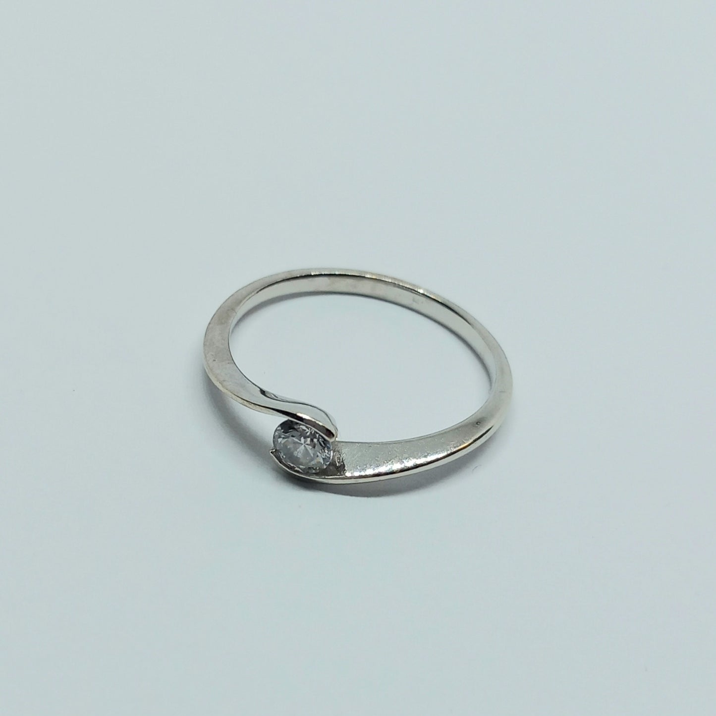 Zlatý prsten - 14k 585/1000 - zlato bílé - použité - vel. 58