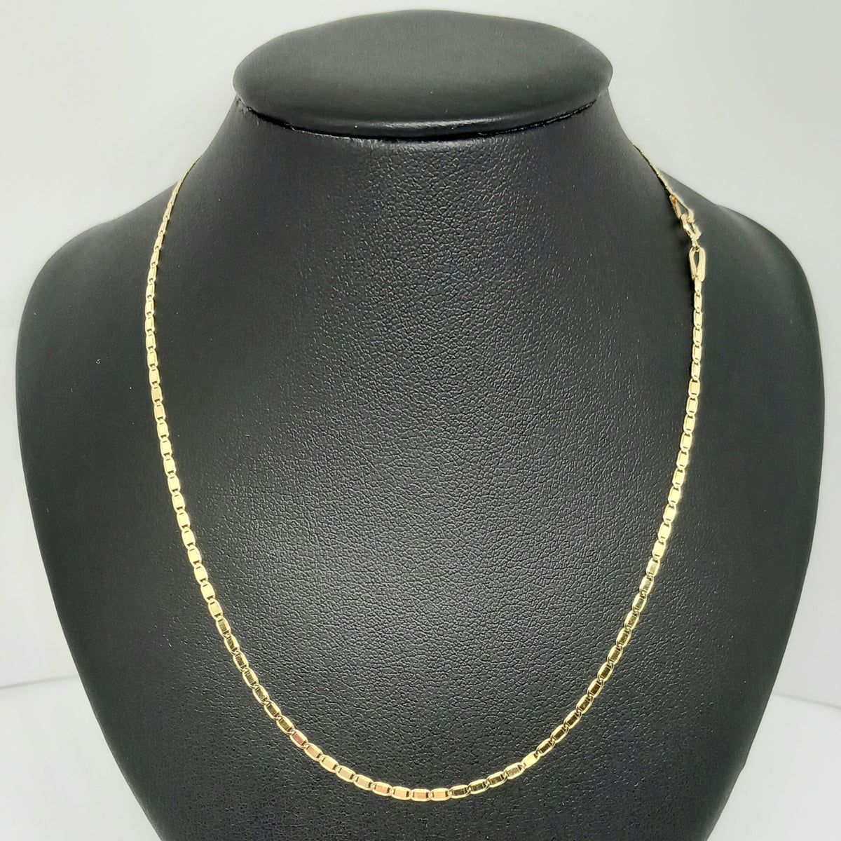 Dámský řetěz ze žlutého zlata 14k . 2,84g . 50cm . stav C