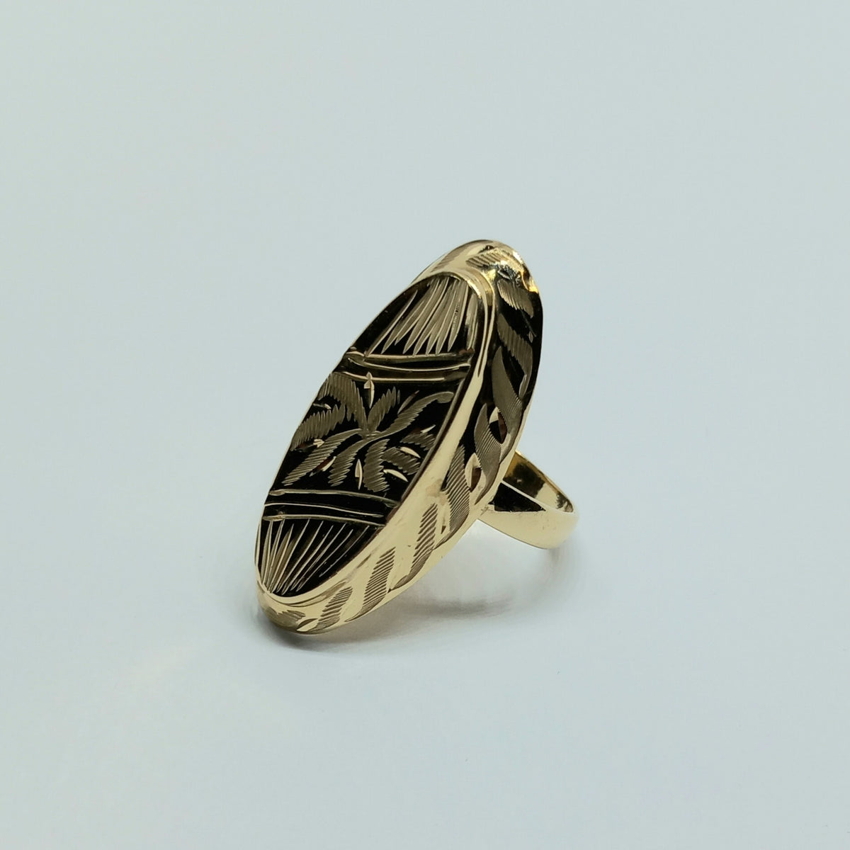 Dámský prsten ze žlutého zlata 14k . vel. 57 . 2,55g . stav B
