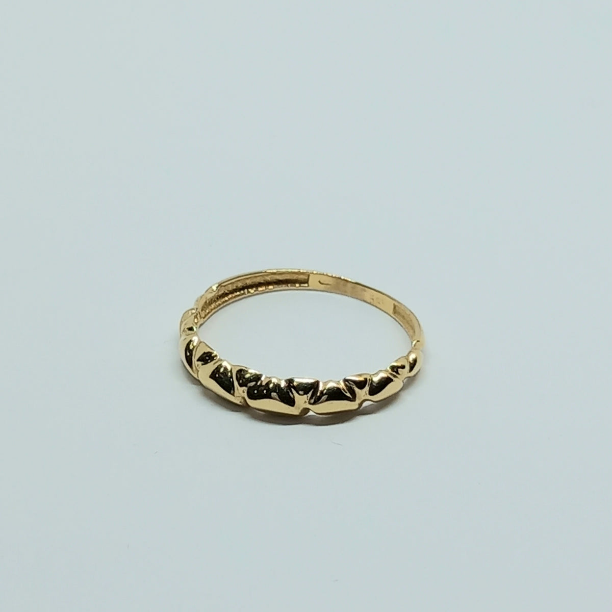 Dámský prsten ze žlutého zlata 14k . vel. 53 . 2,28g . stav A1