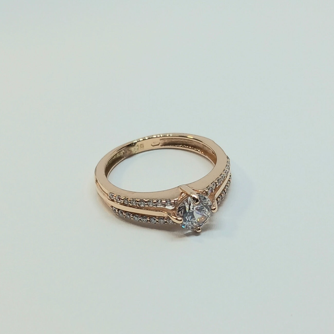 Zlatý prsten 14k 585/1000 - zlato růžové - použité - vel. 49