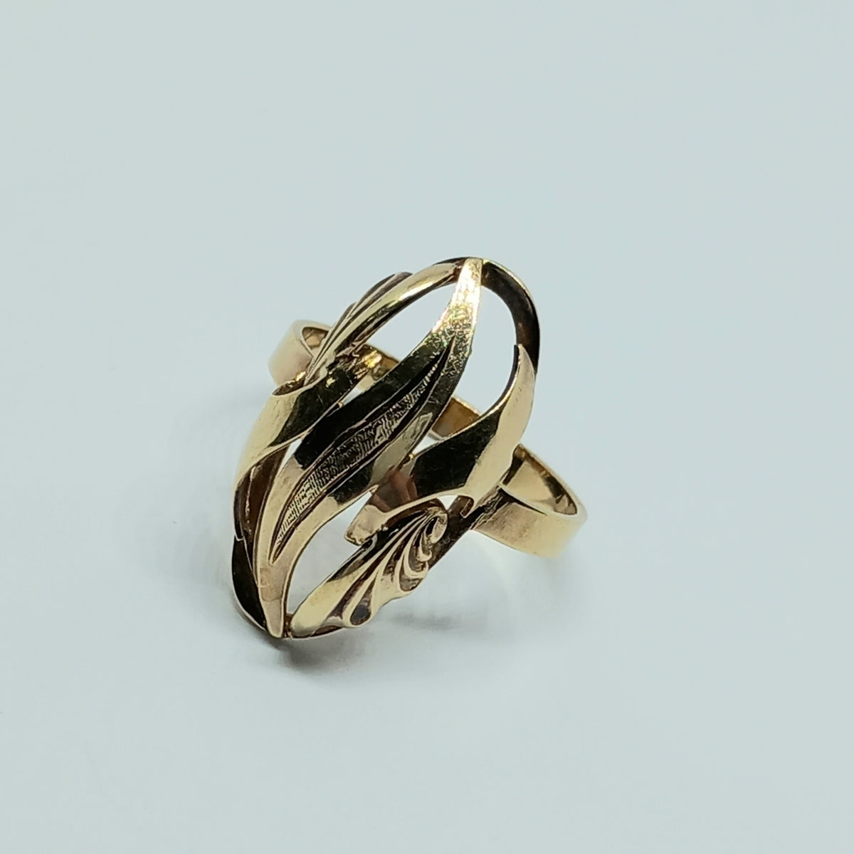 Dámský prsten ze žlutého zlata 14k . 3,37g . vel. 54 . stav B