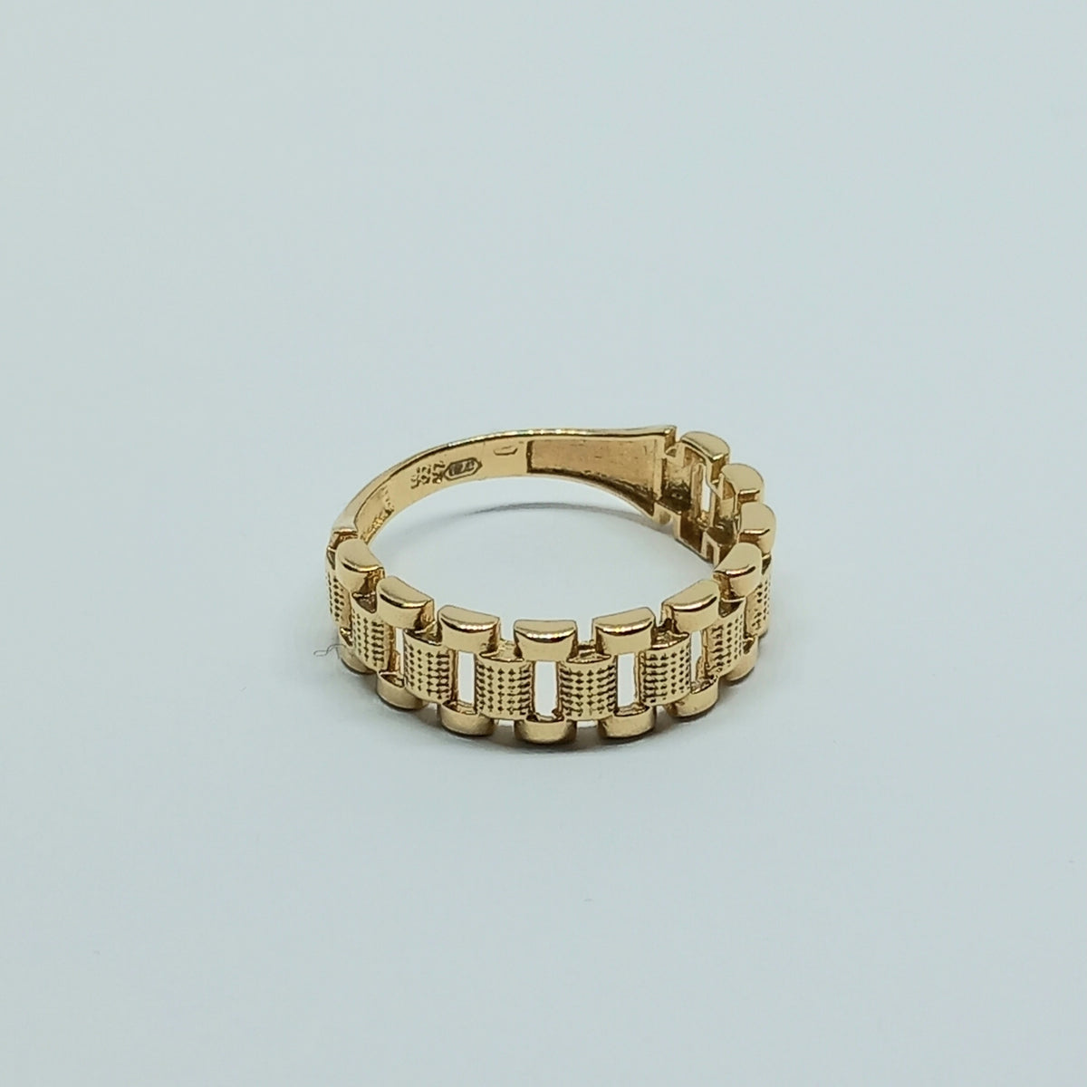 Dámský prsten ze žlutého zlata 14k . vel. 57 . 2,57g . stav A1