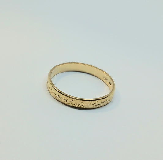 Snubní prsten ze žlutého zlata 14k . vel. 60 . 2,37g . stav B